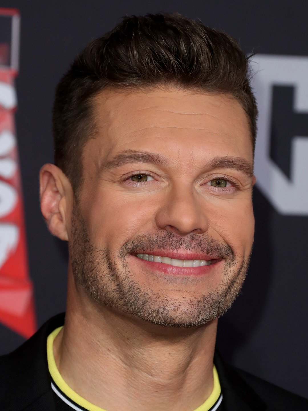 Ryan Seacrest Height - CelebsHeight.org