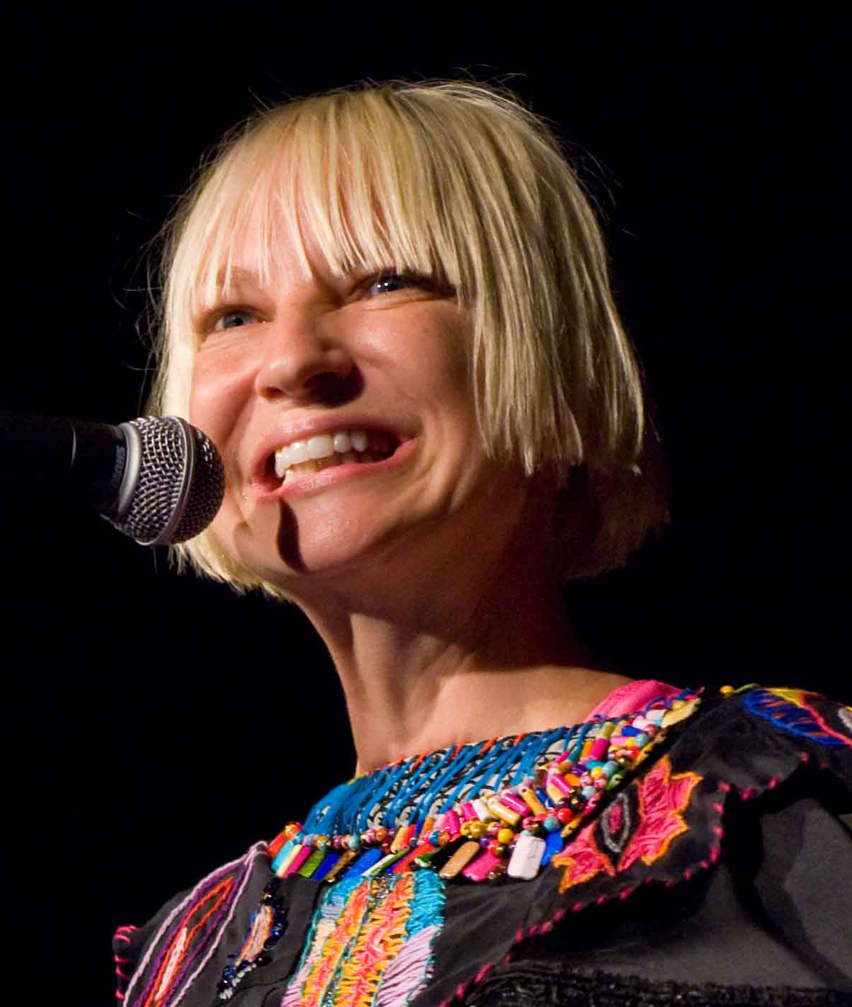 How tall is Sia?