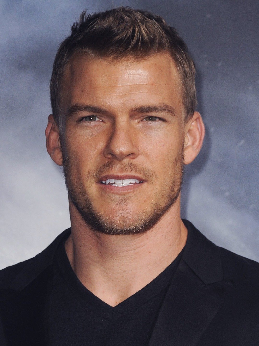 How Alan Ritchson Became an Absolute Unit for ‘Reacher’ Men’s Journal Men’s Journal