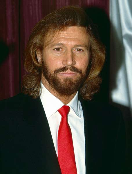 How tall is Barry Gibb?