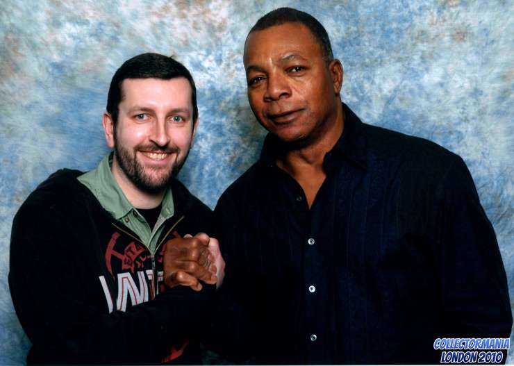 How tall is Carl Weathers?