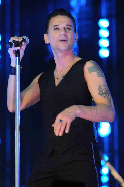 How tall is Dave Gahan?