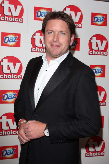 How tall is James Martin?