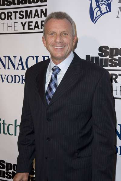 How tall is Joe Montana?