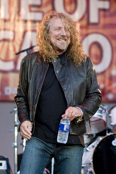 How tall is Robert Plant?