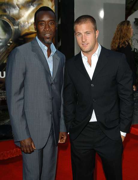 How tall is Scott Caan?