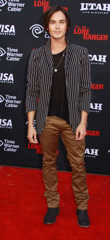 How tall is Tyler Blackburn?